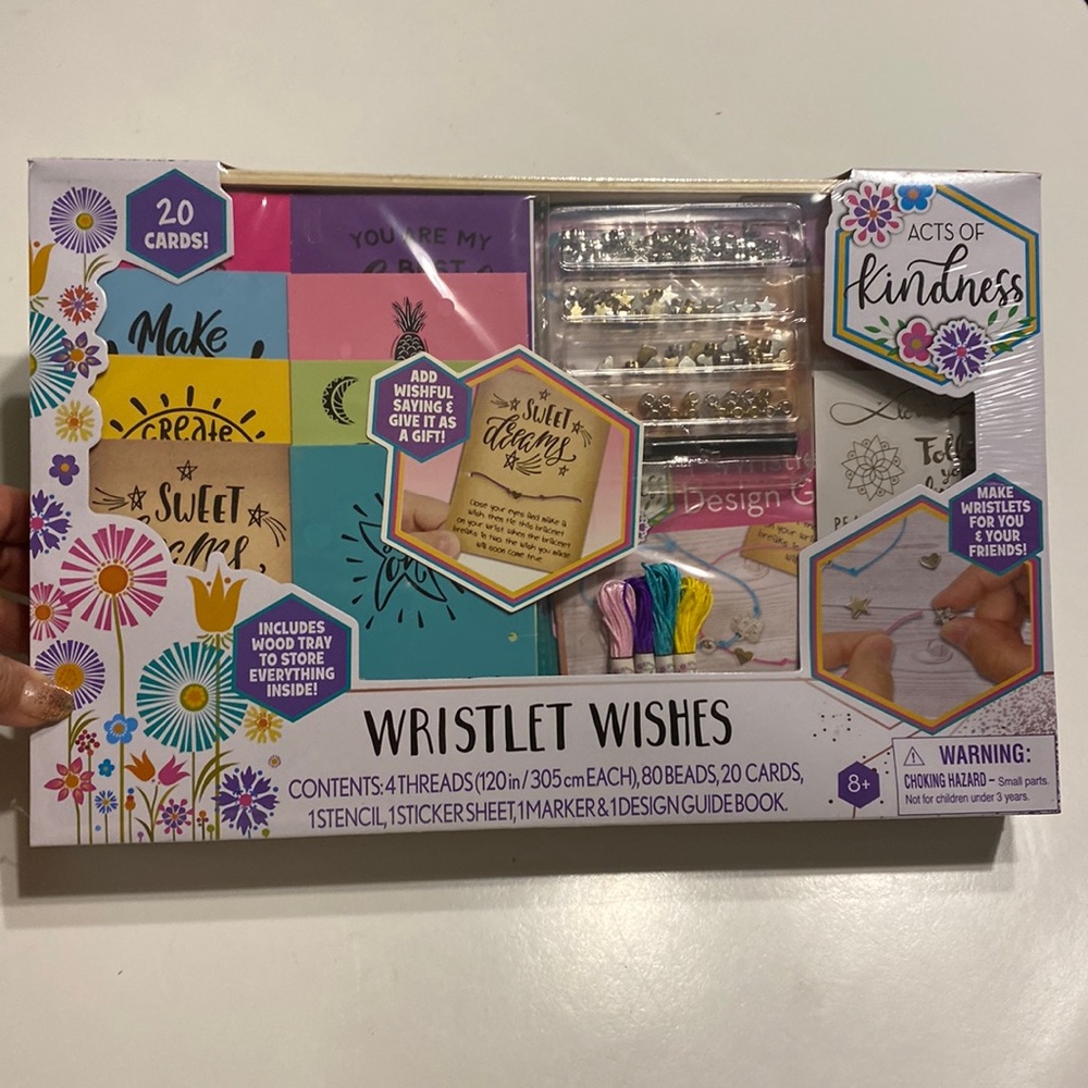 NWT Wristlet Wishes Acts of Kindness Kit